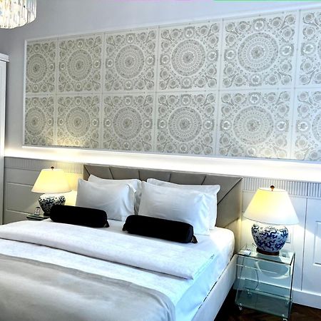 Luxury Apartments Mondrian Market Square III Varšava Pokoj fotografie