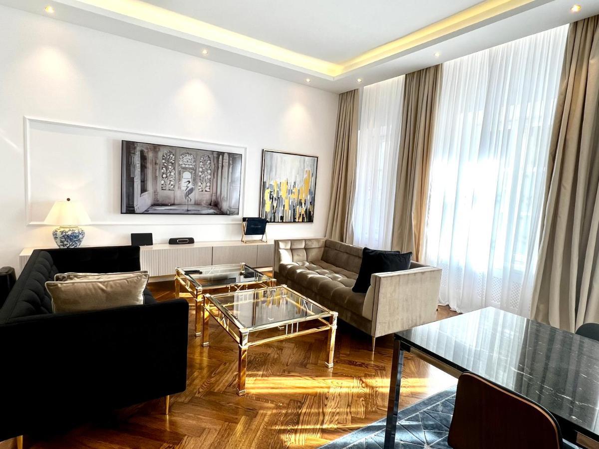 Luxury Apartments Mondrian Market Square III Varšava Exteriér fotografie