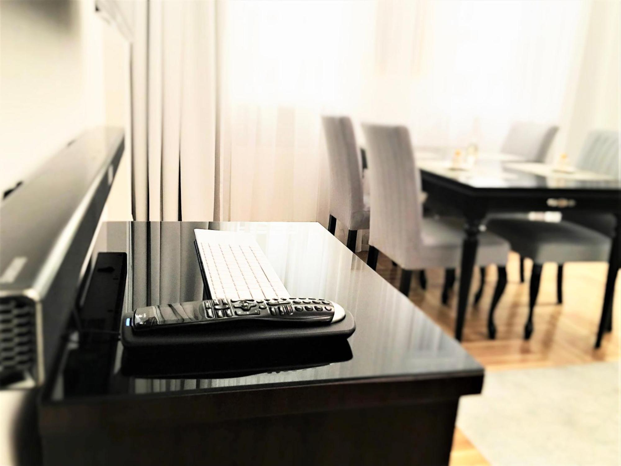 Luxury Apartments Mondrian Market Square III Varšava Pokoj fotografie